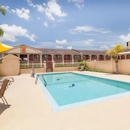 Super 8 By Wyndham Kingsville